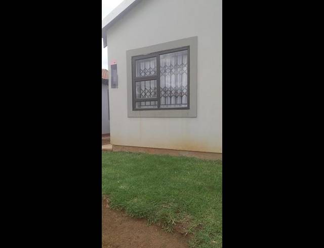 2 BEDROOM HOUSE FOR SALE IN LAKESIDE